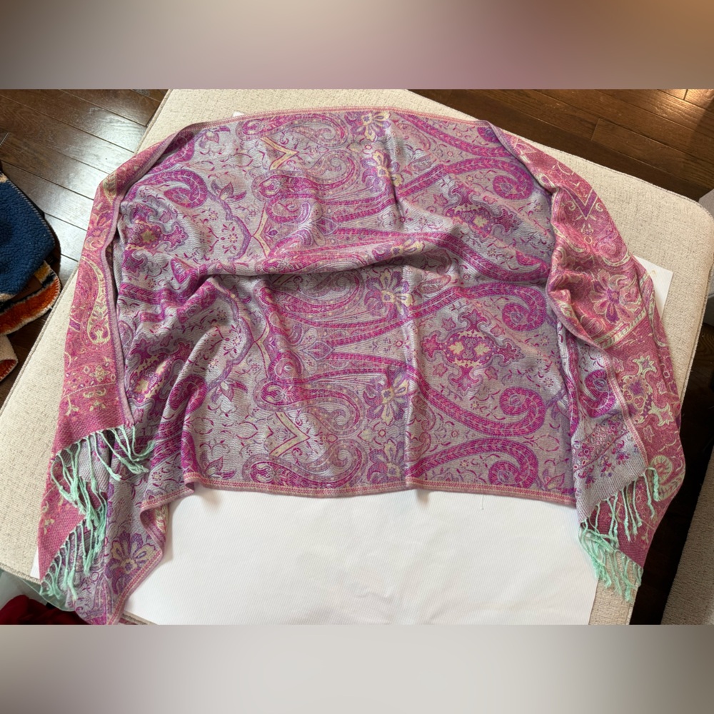 Pashmina Pink and Green Paisley Shawl Wrap Scarf - Picture 9 of 9